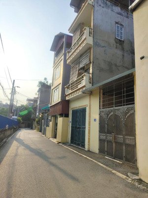 bán nhà 3 tầng cổ bi, gần chợ vàng, oto đỗ cửa