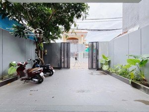 cần bán nr thiết kế đẹp 2 mặt tiền đường chuyên dùng 9, phú mỹ, q7 - chỉ 2x tỷ