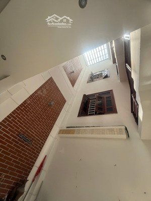 nhà 3 tầng góc 2 mt hòa cường bắc