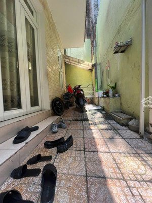 chính chủ cần bán 1 căn nhà ở khu vực tôn thất thuyết quận 4( miễn tiếo môi giới)