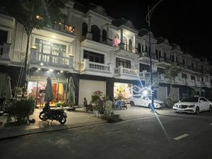 chính chủ bán gấp shophouse 3 tầng, giá cắt lỗ 3,2 tỷ. sổ hồng công chứng