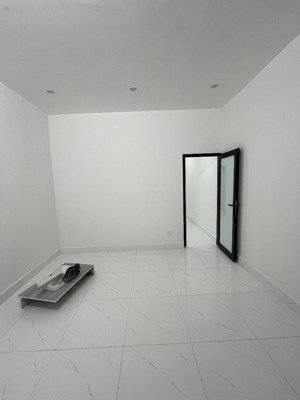 bán nhà 2 tầng phố lê trọng tấn 35m2 giá chỉ hơn 2 tỷ