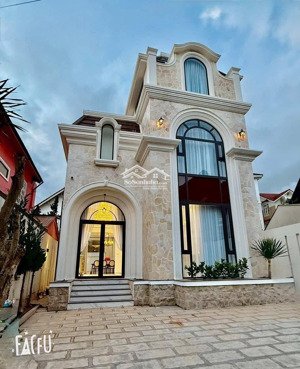 bán villa sân vườn hồ bơi view thành phố, nam hồ đà lạt