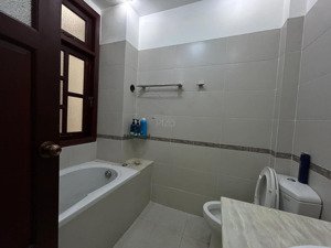 đại hạ giá, mặt tiền hẻm nhựa đẹp hoa lan, pn, chỉ 16,5 tỷ, hầm 3tst, 49,5m2, khu kinh doanh tốt