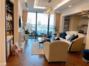 có slot ô tô. cho thuê home city, 100m2, full nội thất, 3 ngủ, 20 triệu . lh o.971,.342.. 965