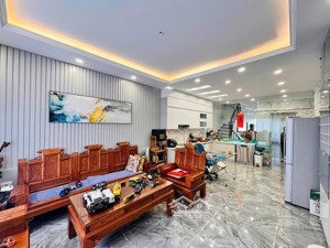 nhà mặt phố ô chợ dừa giá rẻ như phân lô trước nhà ôtô đỗ vài cái , kinh doanh siêu đỉnh nhà đẹp