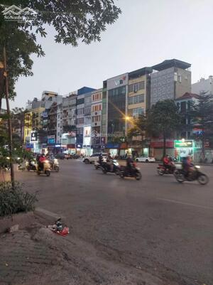 Chính chủ cần bán gấp Nhà Đất Mặt Đường Kìm Mã Giảng Võ Ba Đình, diện 630 m2 mặt tiền đường 18 m, nhà xây dững tầng cũ coi như là Bán Đất vị trí đẹp khu Phố Kinh Doanh Tốt, giá 720 triệu/1m2