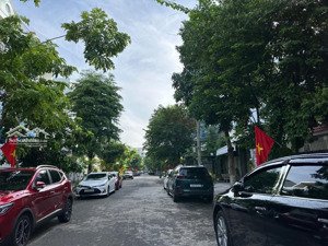 bán đất tặng nhà 2 mt trước sau phó đức chính, 109m2, ngang 6m nở hậu đẹp gần vương thừa vũ