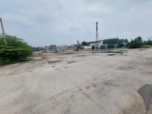 cho thuê đất 1 hét ta +2000m2 xưởng.phù hợp làm bãi công.gần vòng xoay kim hằng.nam tân uyên,bd