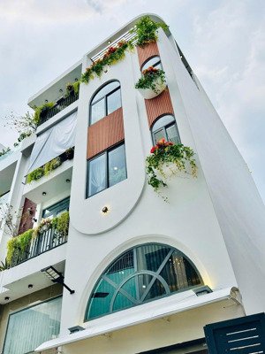 bán nhà phan văn trị p.14 q.bình thạnh, dt 4mx13m, 4tang st, giá 8ty2