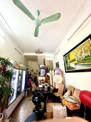 bán nhà quan hoa, dt33m, mt3,5m, ngõ ô tô tránh, vài bước ra phố, ô tô vào nhà