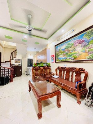 siêu phẩm còn sót lại! phố láng hạ, nhà 2 thoáng, gần rạp chiếu phim qg, gần ô tô, dt 37m2 * 5t