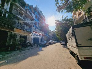 nghĩa đô- phân lô- 50m2- 5 tầng nhà đẹp- ở ngay- ô tô đỗ cửa- ngõ thông- gần phố