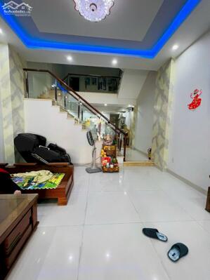 Cho thuê nhà Tố Hữu - Gần ngay Núi Thành