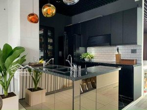 cần bán gấp biệt thự đẹp vào ở ngay, dt: 7.2 x 20m, 4 tầng mới, giá chỉ 23 tỷ