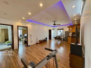 gấp gấp giá nào cũng bán tôi chính chủ cần bán nhanh căn 4 ngủ full đồ , sđcc chỉ việc về ở