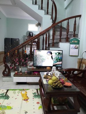 nhỉnh 3 tỷ có ngay 3 tầng dân xây - full nội thất - kiêu kỵ gia lâm