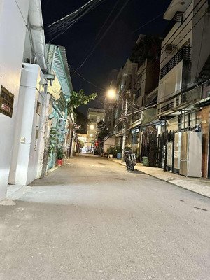 bán nhà 5 tầng, 4.5m x 13m, giá 9.6 tỷ. hẻm 6m dương quảng hàm, p6, gò vấp