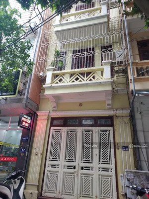 chính chủ cần bán nhà khu phân lô nguyễn chí thanh, huỳnh thúc kháng, nguyên hồng.