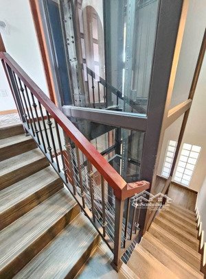 mặt phố nguyễn công hoan, 72m*5 tầng , mt 5,5m , 36,5 tỷ . thang máy vừa ở vừa kinh doanh.