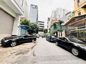 5 tầng thang máy- đối diện hoà bình- đầm sen quận 11