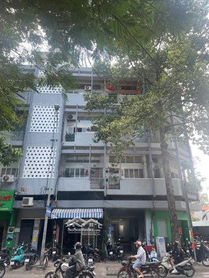 bán căn hộ 4pn 100m2 mặt tiền đường hùng vương, quận 5