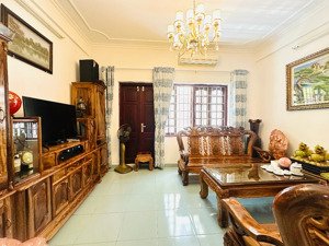 cần bán nhà phạm tuấn tài, cầu giấy. diện tích: 53m2 x 5 tầng.