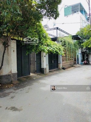 vị trí đẹp nhà hxh cách mặt tiền đường nguyễn văn đậu 3 căn, dt khủng 100m2 sổ vuông, chỉ 137tr/m2