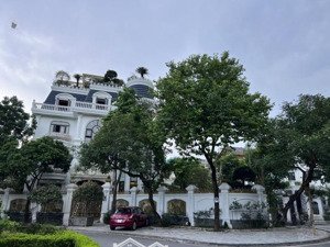 bán biệt thự đẳng cấp nhất hoa lan vinhomes riverside