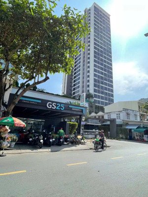 bán góc 2mt quốc hương, thảo điền, quận 2 - 8,5x25m cấp 4 - giá 72 tỷ