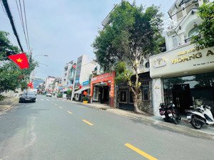 vip - mặt tiền 3 tầng kd sâm uất thu nhập 38tr/tháng ngay đường võ văn ngân gàn ga metro