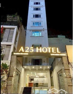 bán gấp khách sạn cao cấp ngay sân bay tân sơn nhất,q.tb-8x18 m-hầm 7 tầng hđt 150 tr-gía 42 tỷ