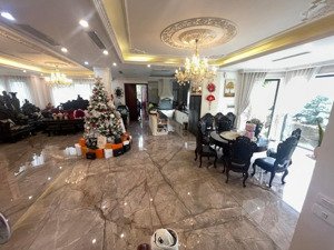 chính chủ bán biệt thự đơn lập hoa sữa vinhomes riverside, nhà đẹp giá đầu tư. vị trí hiếm nhà bán