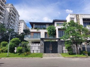 cần bán căn biệt thự khu mỹ phú với 5 phòng ngủ full nội thất. dt 256m2 - 290m2