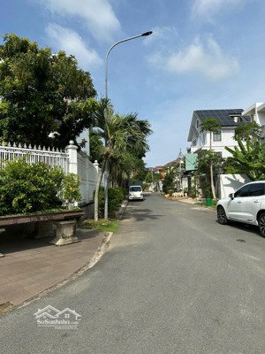 bán lô biệt thự góc khang điền hướng đông nam