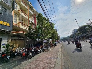 bán căn nhà mặt tiền tạ quang bửu p5 q8 4m*20m hoàn công 180m2 nhà thô 16ty. lh 