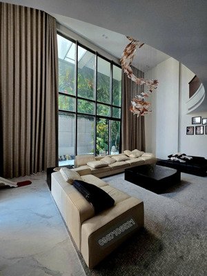 bán penthouse siêu vip 300m2 trung tâm cầu giấy full nội thất cao cấp lh ngày 26/8/2025