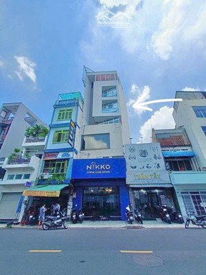 chủ nhà cần bán gấp cho anh chị có thiện chí mua. khu vực trung tâm sg. khu kinh doanh sầm uất