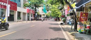 bán nhà mặt phố hoàng ngân, thanh xuân. lô góc, vị trí đắc địa, kinh doanh sầm uất. dt: 70m2, 25tỷ