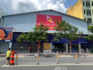 cần bán nhà mặt tiền lý chiêu hoàng p10 quận 6 dt: 24x54m giá 130 tỷ tl (lh kim)