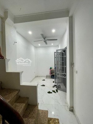 siêu hiếm - nhỉnh 4 tỷ có nhà thổ cư - sổ đỏ riêng -khương thượng, đống đa, ngõ thông, ở ngay