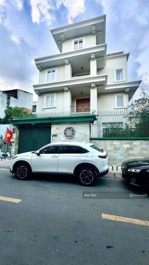 hot! biệt thự siêu đẹp góc 3 mặt tiền gần quốc hương thảo điền quận 2