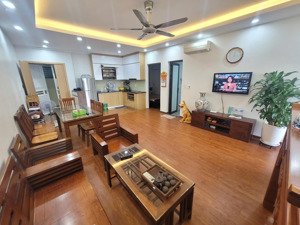 trả giá là bán !!! tôi cần bán nhanh căn 3 ngủ full đồ , sđcc tại cc ct2 văn khê chỉ việc ở