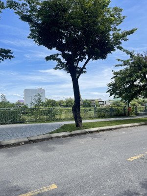 bán lô đất mt phạm viết chánh - cẩm lệ - view hồ mát mẻ - dt gần 100m2 - đường 7,5m giá tốt