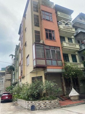 nhà lô góc nguyễn an ninh - hai bà trưng - nhà dân xây ôtô 7 vào nhà