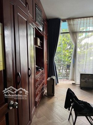 ** nhà bán 18.7 tỷ cách lê quang định vài bước chân **