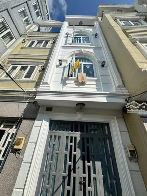 siêu phẩm nguyễn khoái q4. 42m2. 4t. 4pn. đầy đủ công năng. 5,4 tỷ có tl