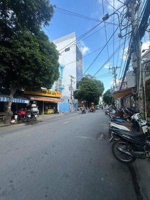 cần tiền bán gấp đất điện biên phủ quận bình thạnh.dt 8x20m.xây hầm 7 tầng .gía 29 tỷ.