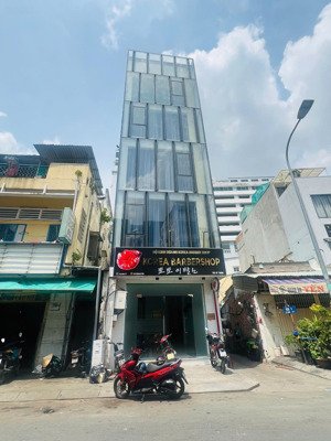 chỉ 75triệu 4,7x 11m! cho thuê nhà góc 2mt, đề thám, quận 1