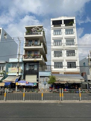 chính chủ bán nhà mặt tiền ngay lê quang định, p.11, q.bình thạnh . diện tích 163m2 giá 26.5 tỷ